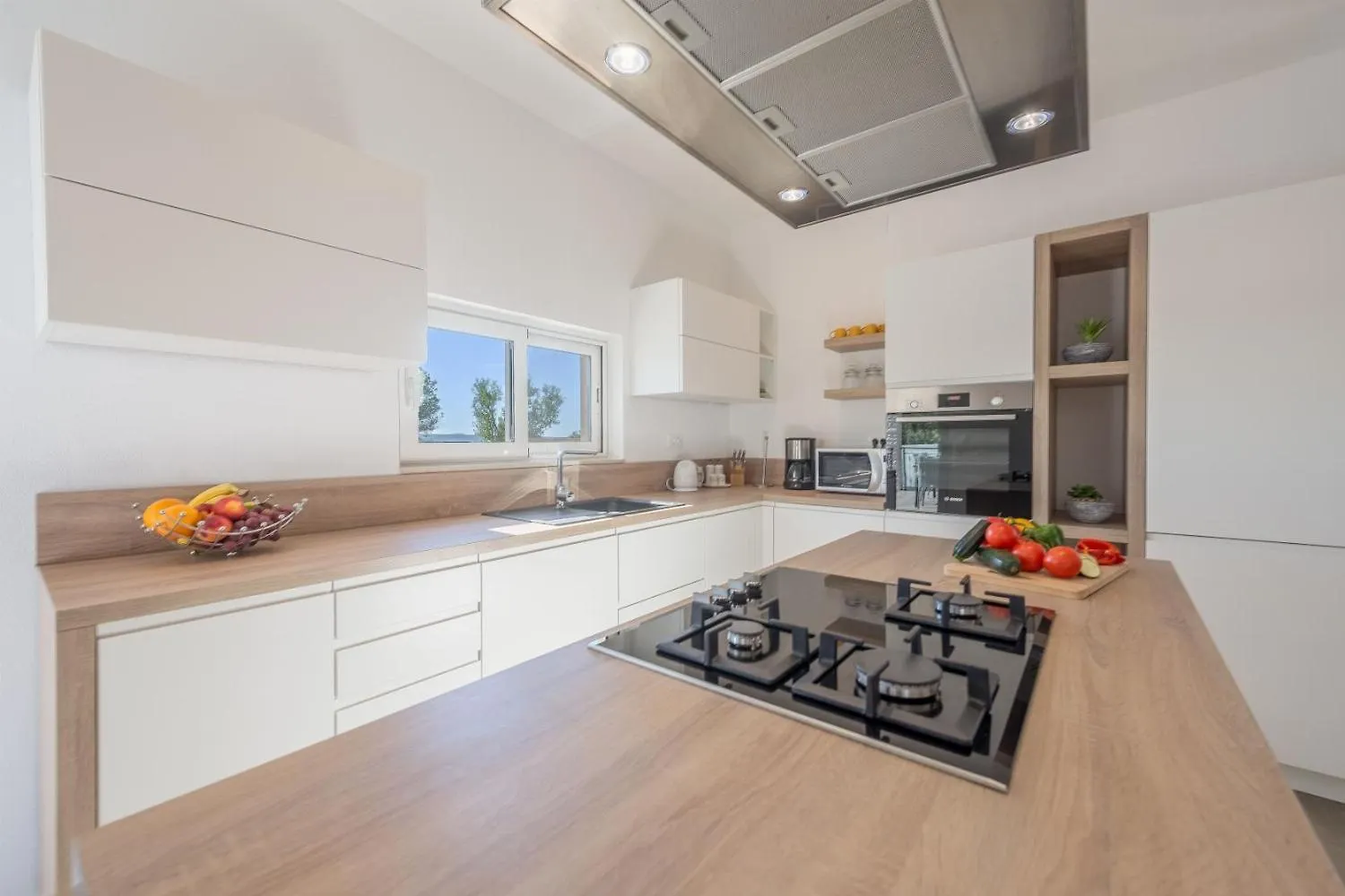 Villa Kamber Tinj 0*,
